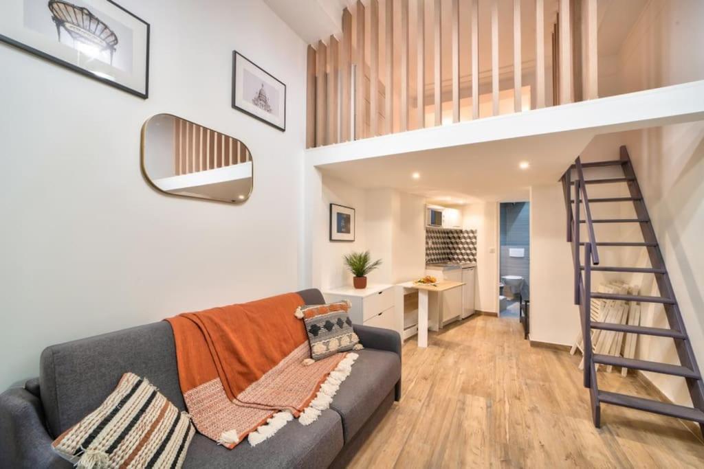 Bel Appartement Au Coeur De Montmartre Paris Exterior photo